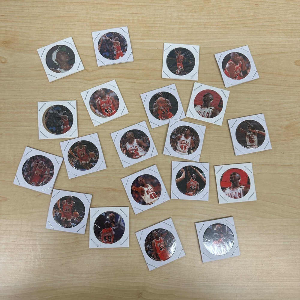 Lot of 20 1995 Upper Deck Michael Jordan Bulls Pogs Jersey #45 Lot #1315
B315